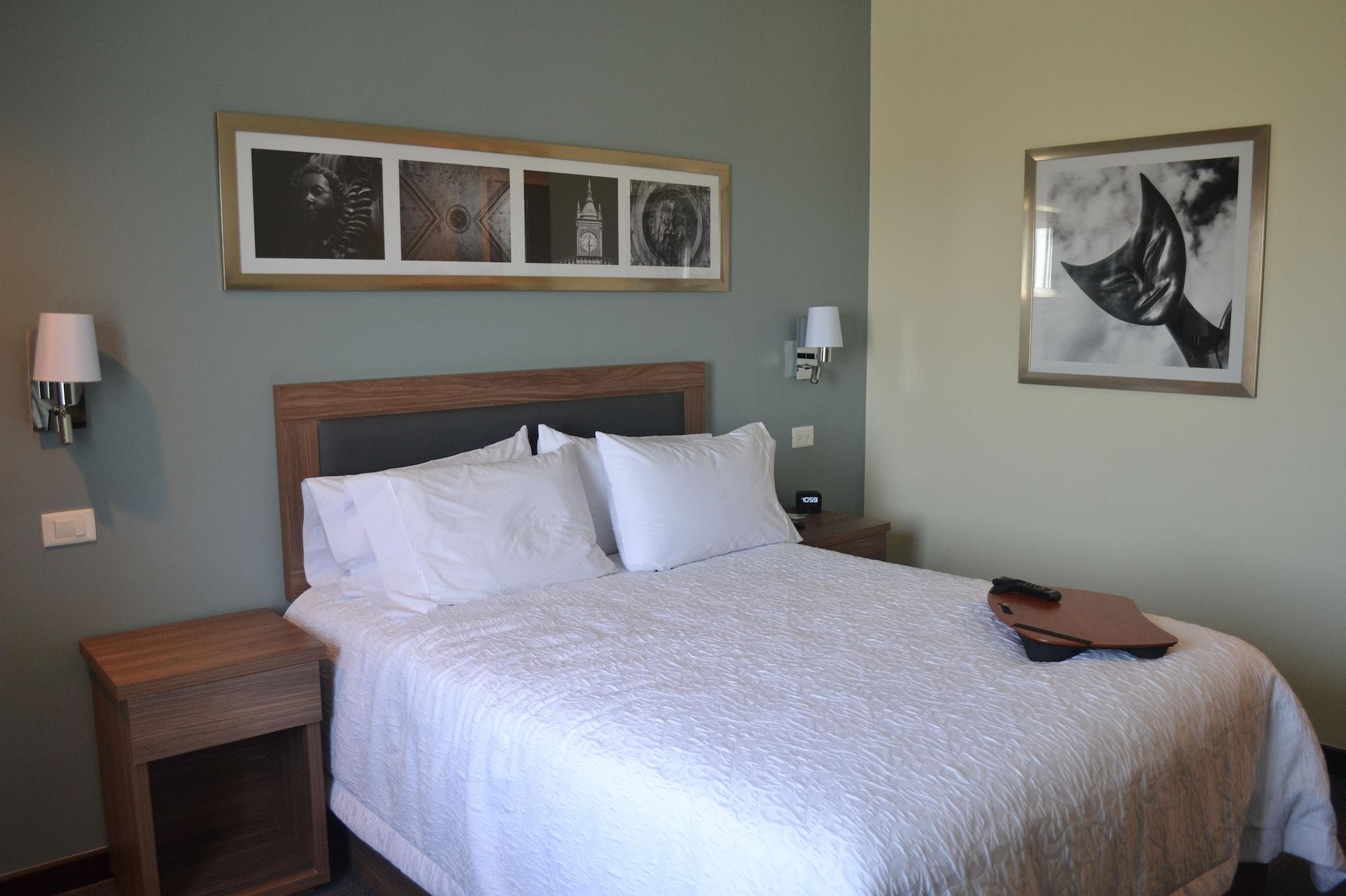 Hampton Inn & Suites By Hilton Salamanca Bajio Dış mekan fotoğraf