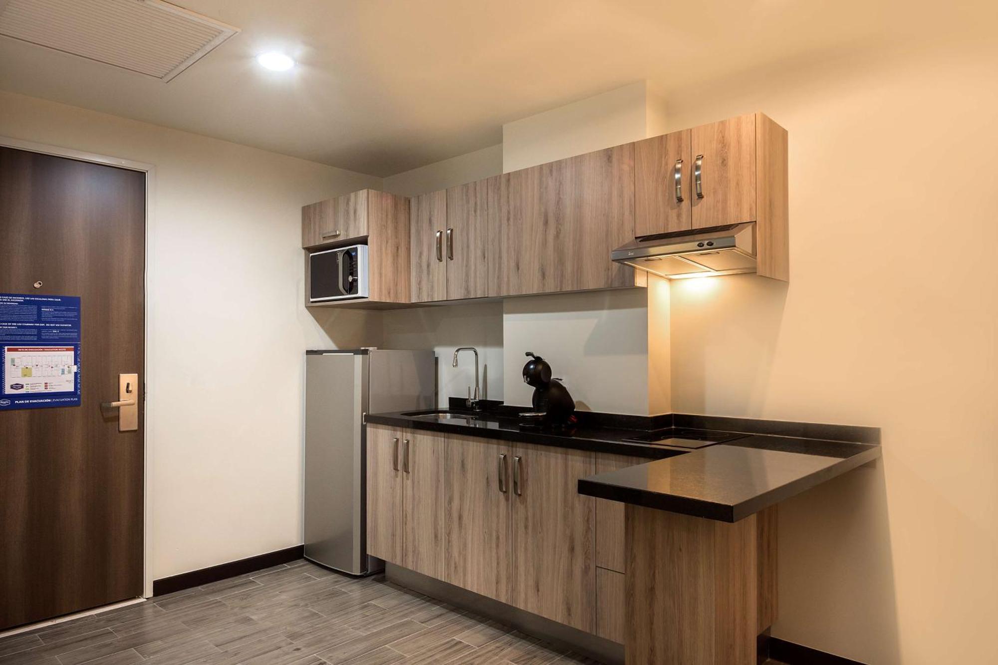 Hampton Inn & Suites By Hilton Salamanca Bajio Dış mekan fotoğraf