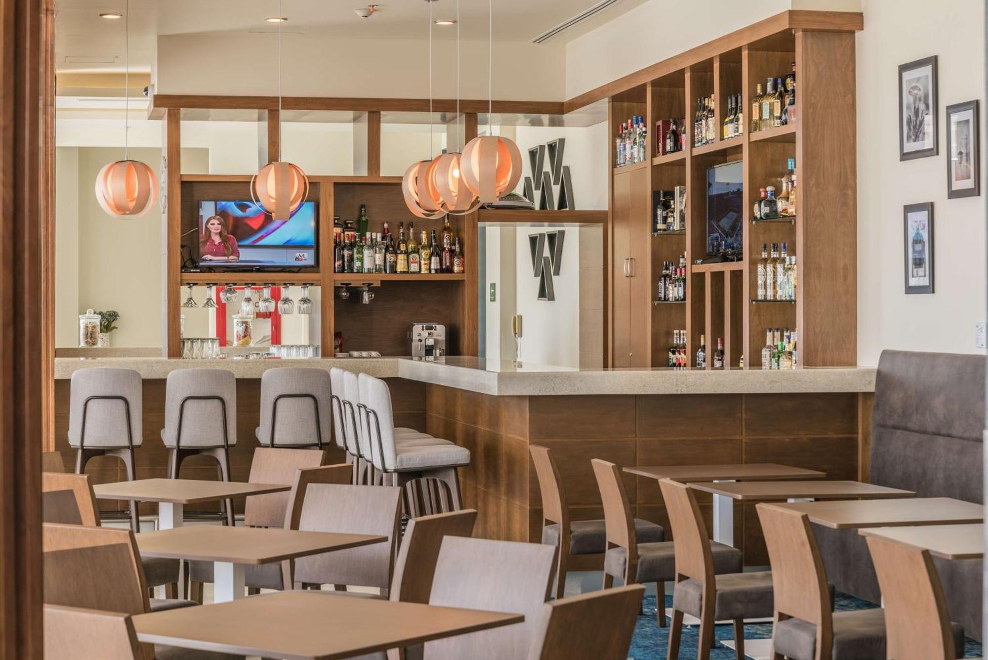 Hampton Inn & Suites By Hilton Salamanca Bajio Dış mekan fotoğraf